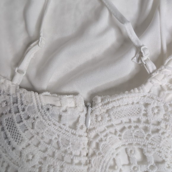 F21 White Crochet Halter Neck Dress with Criss Cross Back, Size S - Picture 3 of 7
